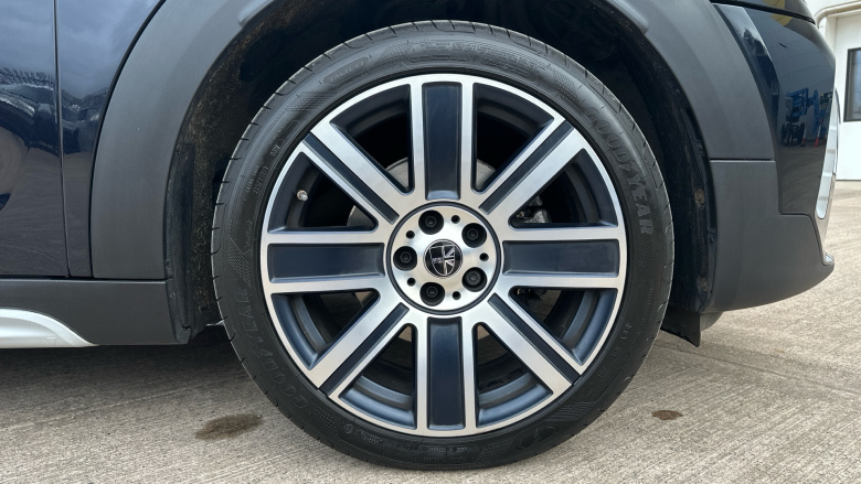 MINI Countryman 1.5 Cooper Exclusive ALL4 5dr Auto [Comfort Pack] Petrol Hatchback